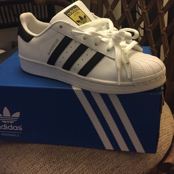 Adidas Superstars shoes - Picture 1 of 1