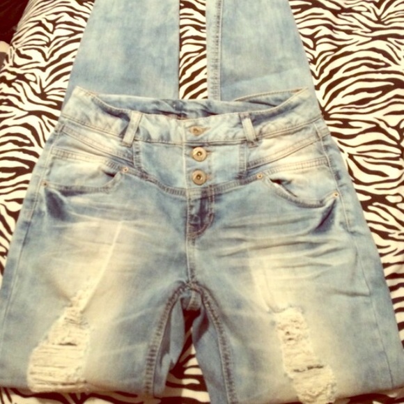 Bundle for @merandall