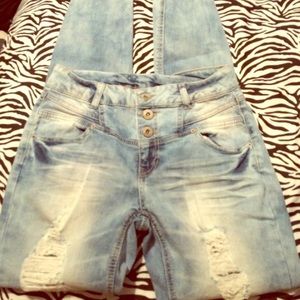 Bundle for @merandall