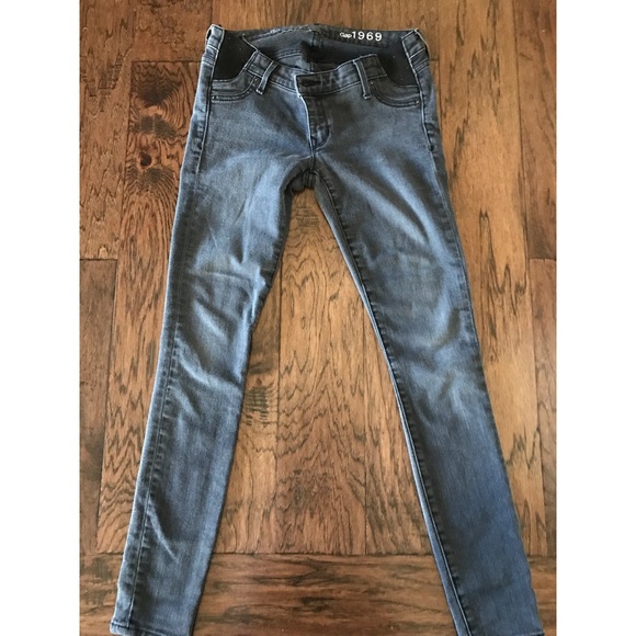 Gap Maternity 1969 jeans