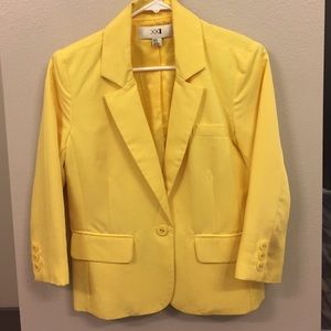 Yellow trendy blazer