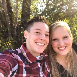 Meet your Posher, Hillary