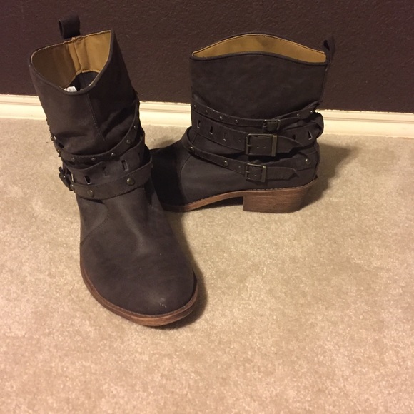 Candies Payo Gray booties - Picture 1 of 4
