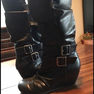 Slouch black wedge boots