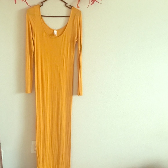 Mustard top, great for everyday where