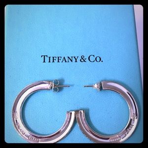 Tiffany & Co Earrings 💍❤️