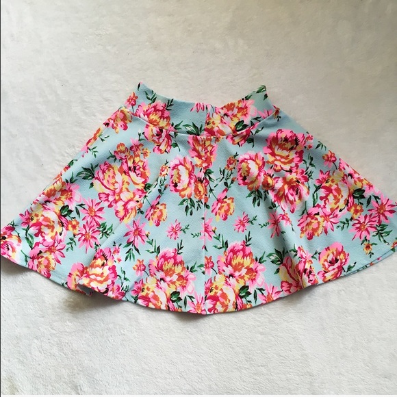 ❤️ 5/$25 Blue Floral Circle Skirt Bright Neon - Picture 3 of 3