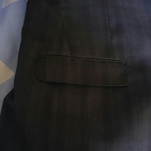 Suits - Picture 3 of 3