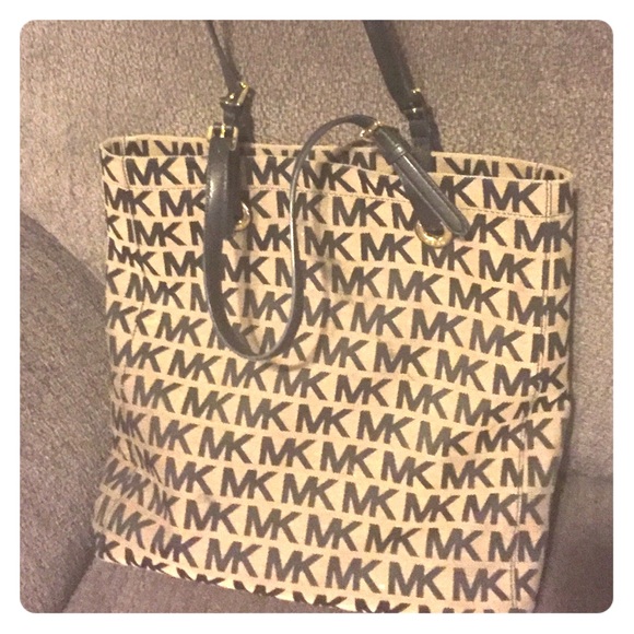 Michael Kors Tote
