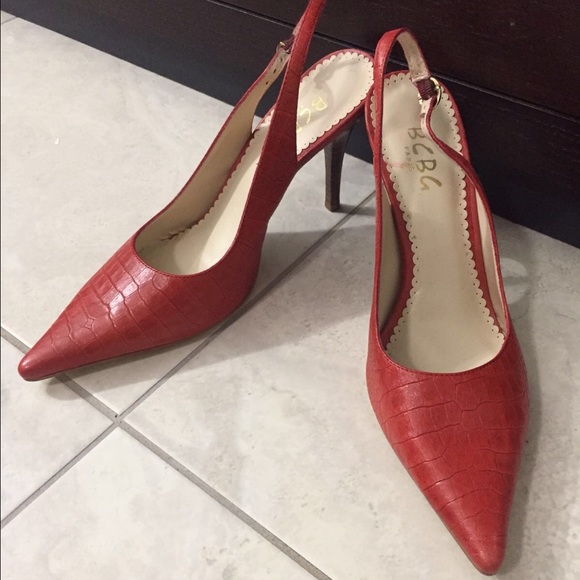 Res leather BCBG closed toe heels! - Picture 1 of 3