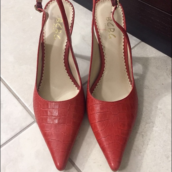 Res leather BCBG closed toe heels! - Picture 3 of 3