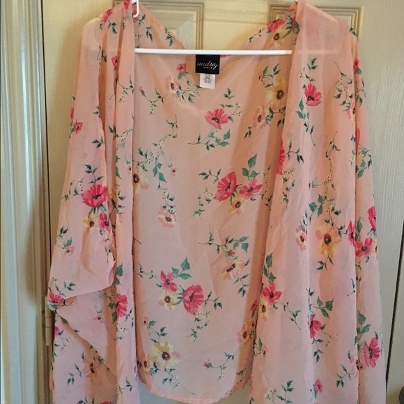 Floral Audrey Kimono