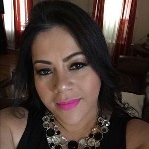 Meet your Posher, Damaris