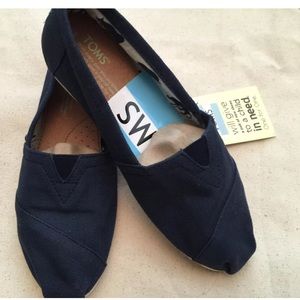 TOMS canvas Sz 7 NWT