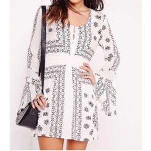 NWT MISSGUIDED BELL SLEEVED DRESS