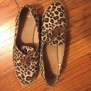 Leopard flats size 8