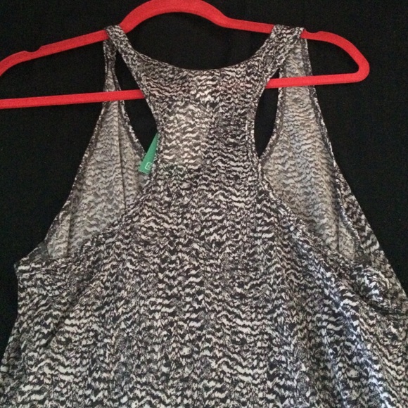 HM Basic Tank - Picture 2 of 2