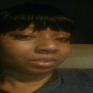 Meet your Posher, Monique