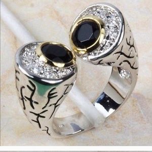 Unique ring