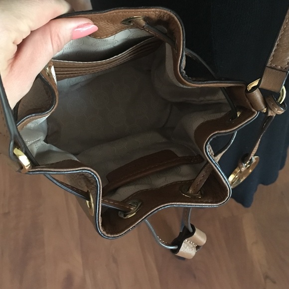 Michael KORS cross body bag. New. No tag. - Picture 4 of 4