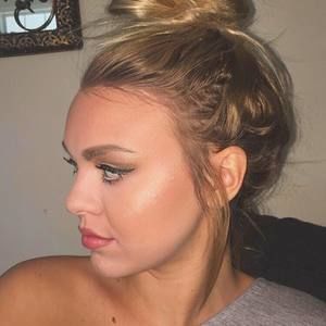 Meet your Posher, Anna logan