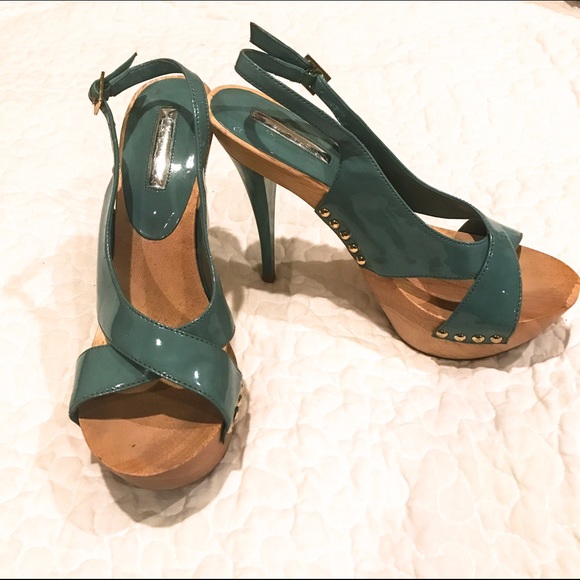 Size 7&1/2 gently worn teal and wooden heels