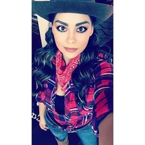 Meet your Posher, Lily