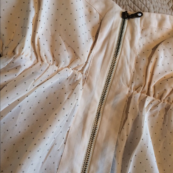 ๐คฉ Cream And Gold Tank- - Picture 3 of 5