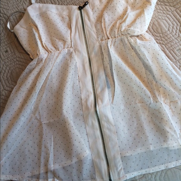 ๐คฉ Cream And Gold Tank- - Picture 2 of 5