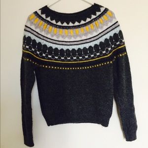 Gap gray-multicolor sweater.