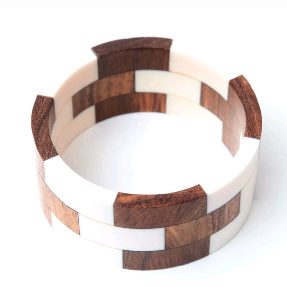 Hanto New York "Woody" Acrylic/Lucite Wood Bangle