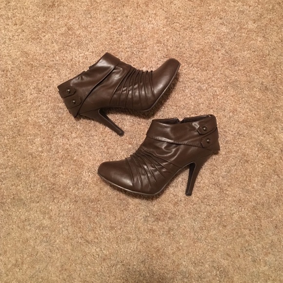 Maurices Shoes - Brown Leather Heels