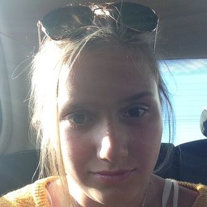 Meet your Posher, Gabrielle