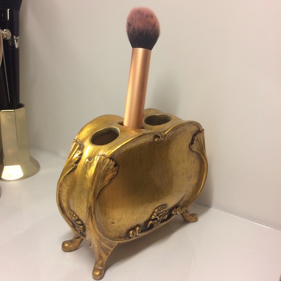 Laura Ashley - Decorative Gold brush holder✨💛