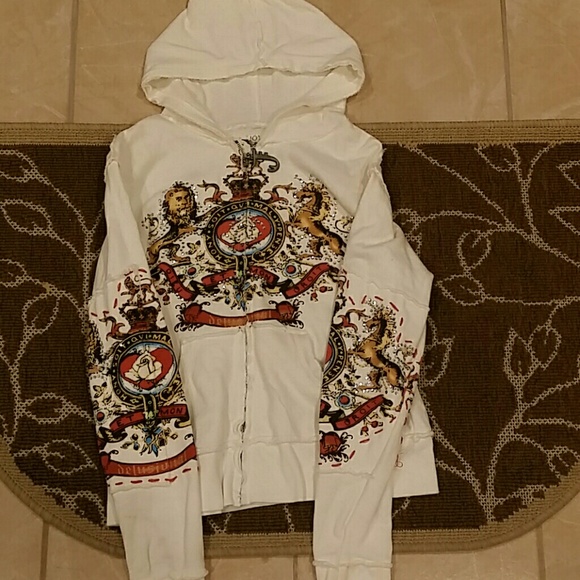 Hooded sweater with studs