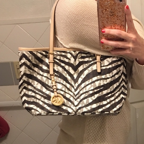 Michael Kors small zebra Tote!💥❤️💥❤️