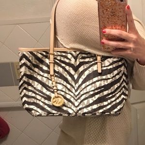 Michael Kors small zebra Tote!💥❤️💥❤️