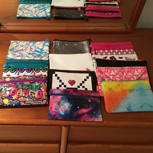 14 New cosmetic cases/holders