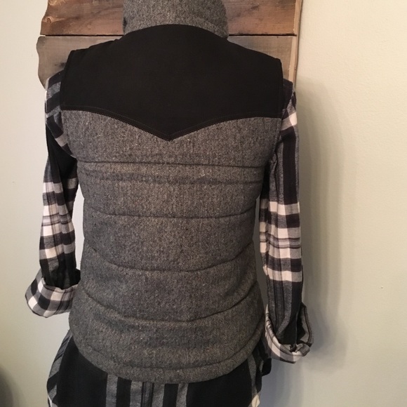 🆕LAST ONE—Puffer Vest With Faux Suede - Picture 3 of 3