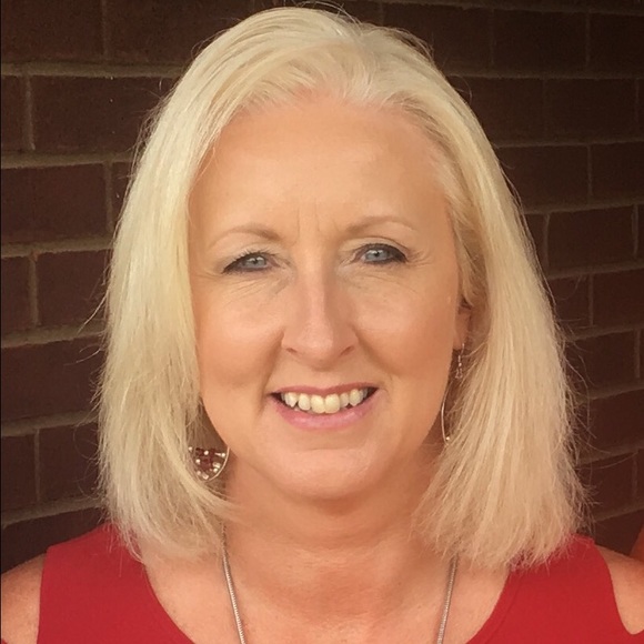 Meet your Posher, Tina - Picture 1 of 1