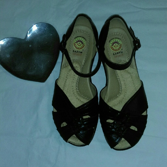 Earth Spirit Shoes - Sold New Earth Spirit Leather Mary Jane Sandals