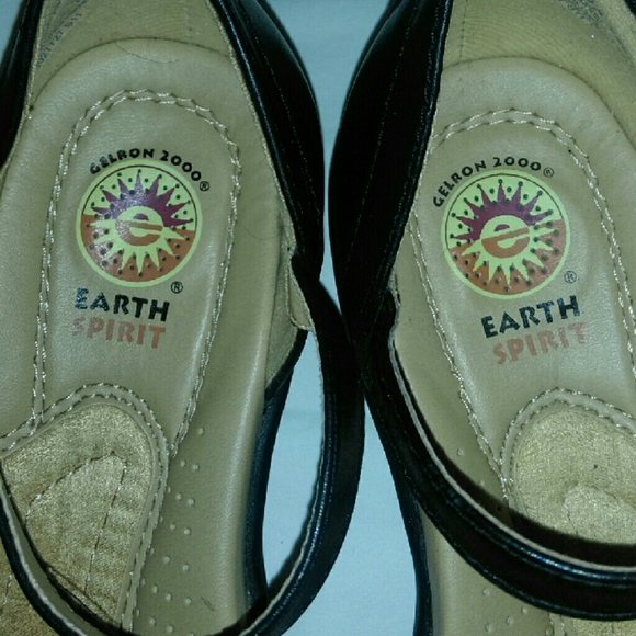 Sold New Earth Spirit Leather Mary Jane Sandals - Picture 3 of 4