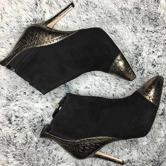 Joan Oloff boots