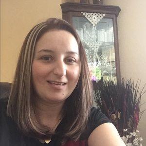 Meet your Posher, Azra