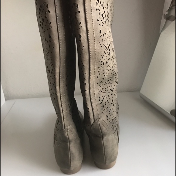 Leather boots - Picture 2 of 2