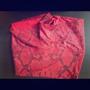 Lululemon roll down boogie shorts size 6