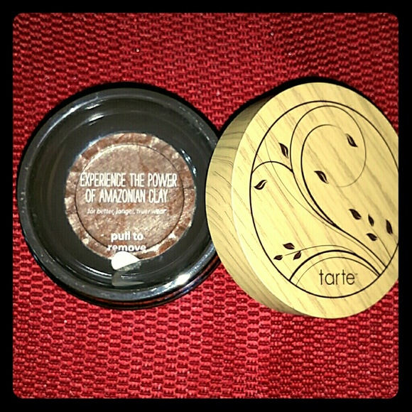 NEW Tarte Amazonian Clay Powder Foundation