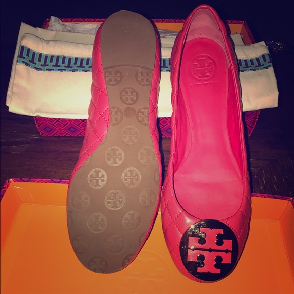 Brand new Tory Burch quilted ballet flats.