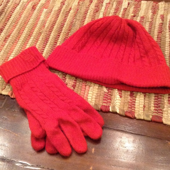 New never worn Lauren gloves and hat