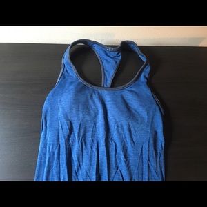 Lululemon tank size 6
